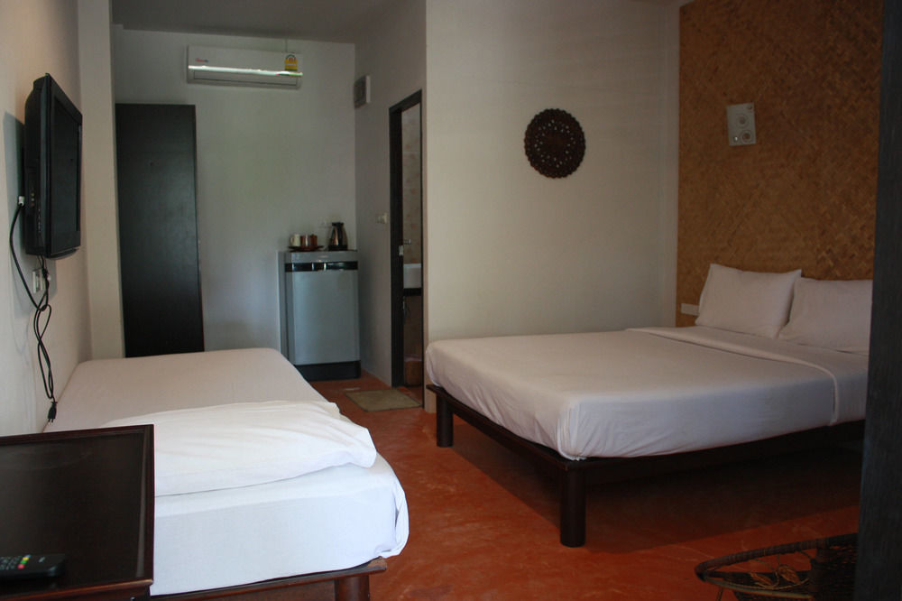 Bamboo Resort Кханом Екстер'єр фото