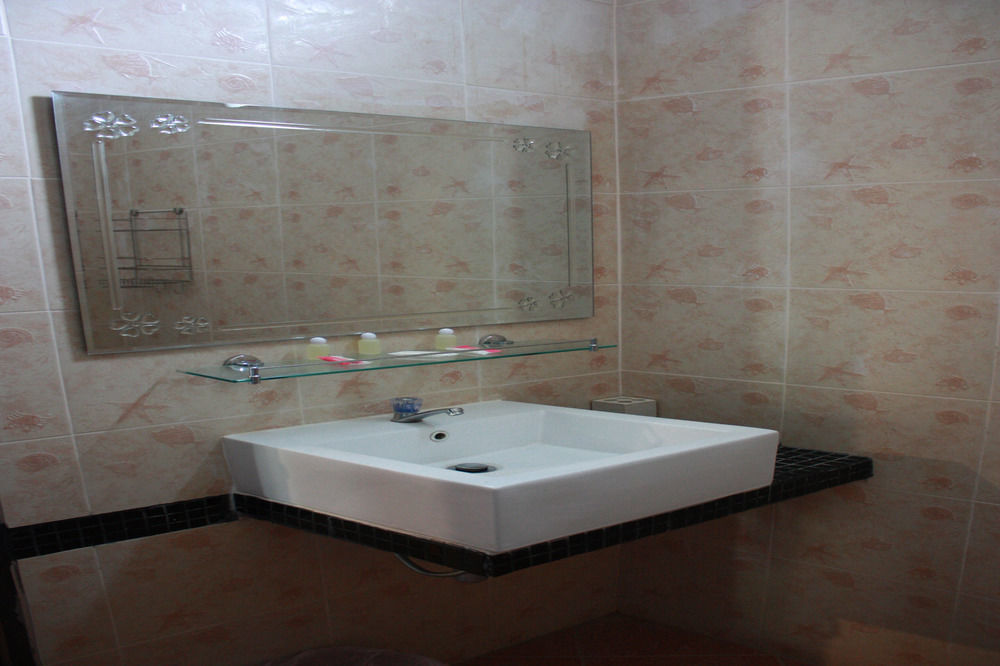 Bamboo Resort Кханом Екстер'єр фото